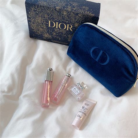 多幸感あふれる「DIOR」のホリデーオファー。このキラキラに 